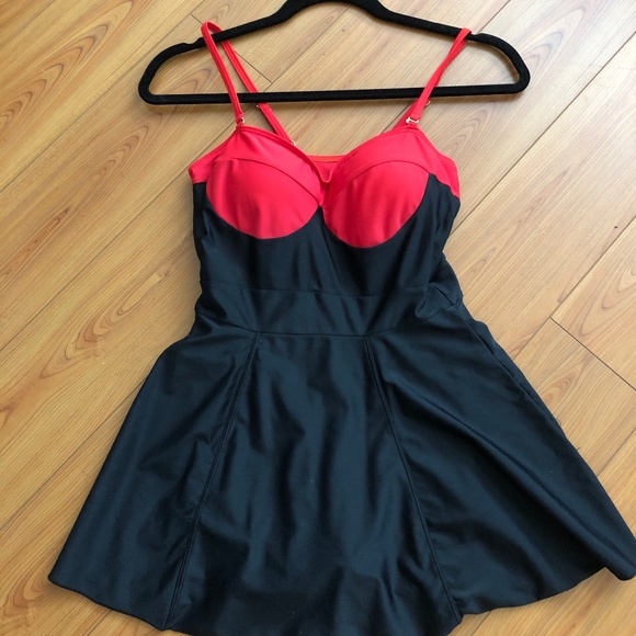 Swimming dress, black and red - Picture 3 of 4